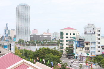 Ngoi Nha Xanh 3*